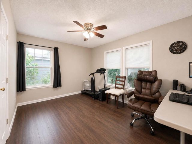 206 Cedar Drive, Hitchcock, TX 77563