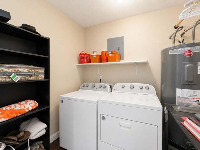 206 Cedar Drive, Hitchcock, TX 77563