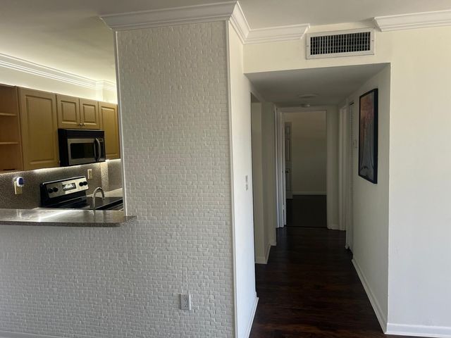8145 NW 7th Street 208, Miami, FL 33126