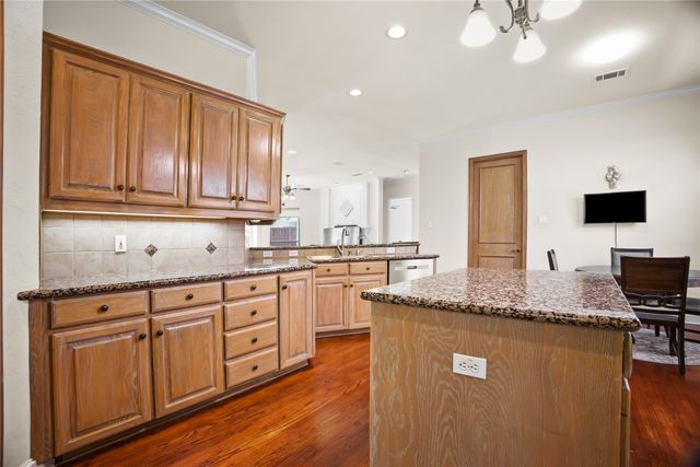 1807 Meadowcove Drive, Richardson, TX 75081