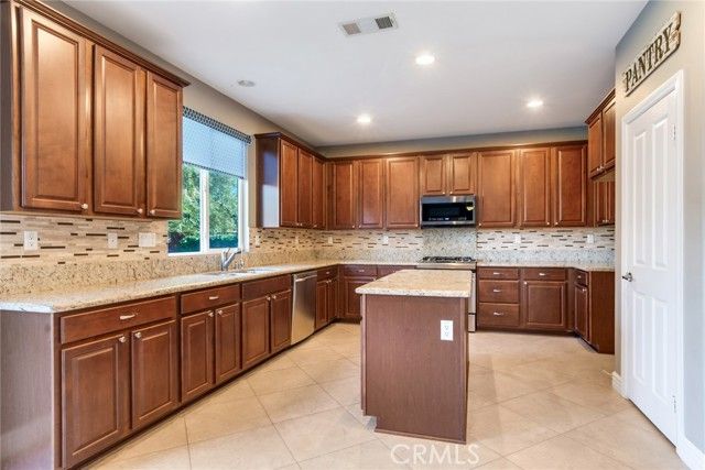 4057 White Ash, San Bernardino, CA 92407