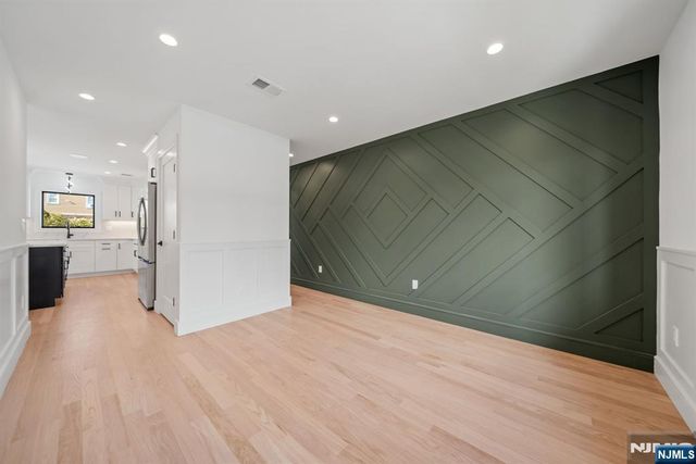 23-17 Berkshire Road, Fair Lawn, NJ 07410