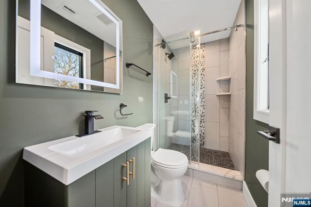 23-17 Berkshire Road, Fair Lawn, NJ 07410