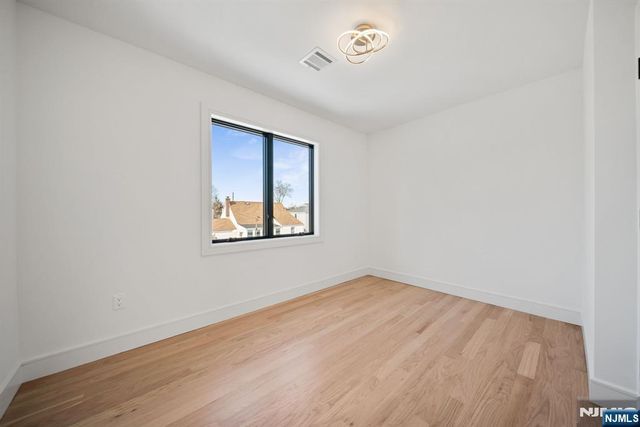 23-17 Berkshire Road, Fair Lawn, NJ 07410