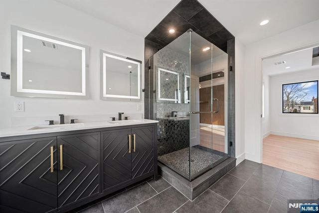 23-17 Berkshire Road, Fair Lawn, NJ 07410