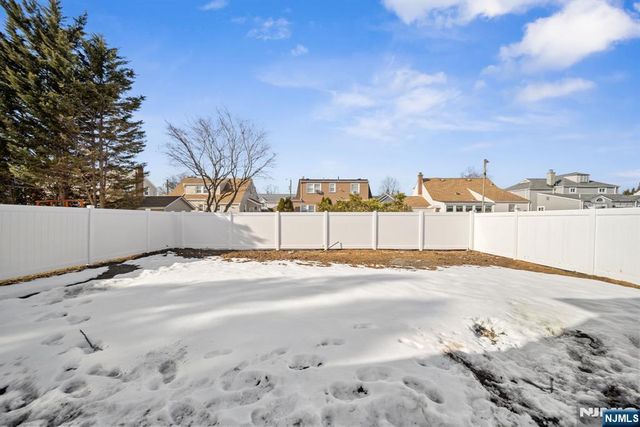 23-17 Berkshire Road, Fair Lawn, NJ 07410