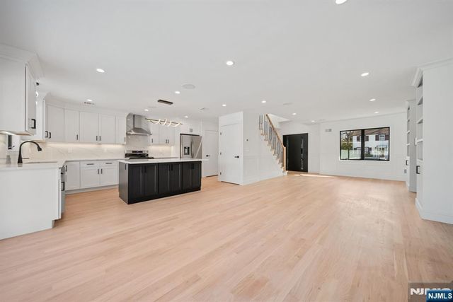 23-17 Berkshire Road, Fair Lawn, NJ 07410