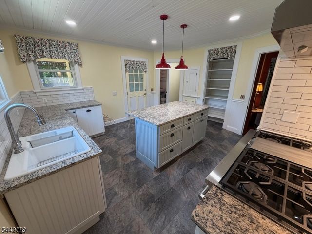 689 Bartley Rd, Mount Olive Twp., NJ 07930