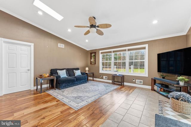 332 GORDON RD, Robbinsville, NJ 08691