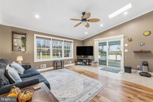 332 GORDON RD, Robbinsville, NJ 08691