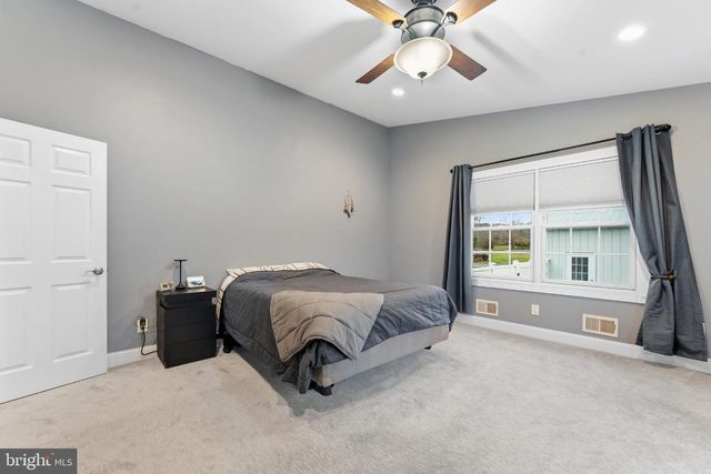 332 GORDON RD, Robbinsville, NJ 08691