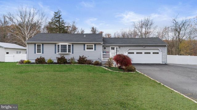 332 GORDON RD, Robbinsville, NJ 08691