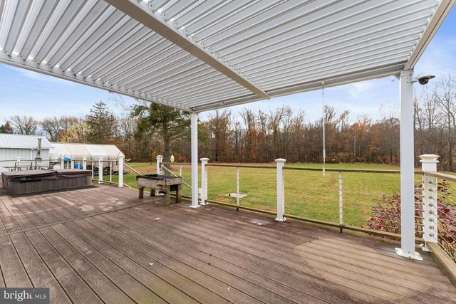 332 GORDON RD, Robbinsville, NJ 08691