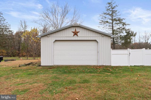 332 GORDON RD, Robbinsville, NJ 08691