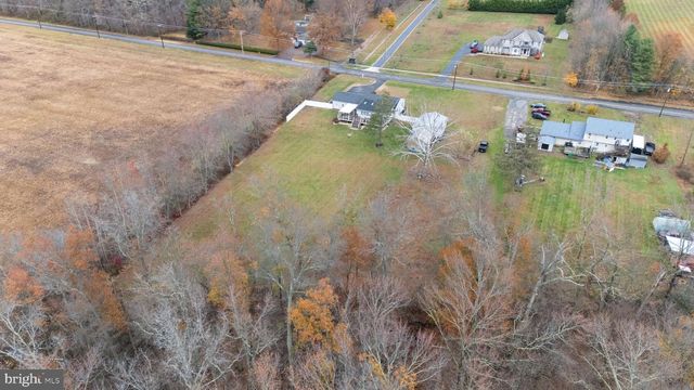 332 GORDON RD, Robbinsville, NJ 08691