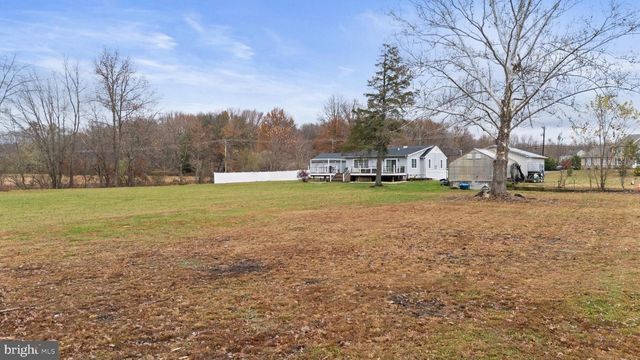 332 GORDON RD, Robbinsville, NJ 08691