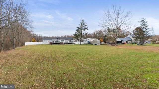 332 GORDON RD, Robbinsville, NJ 08691