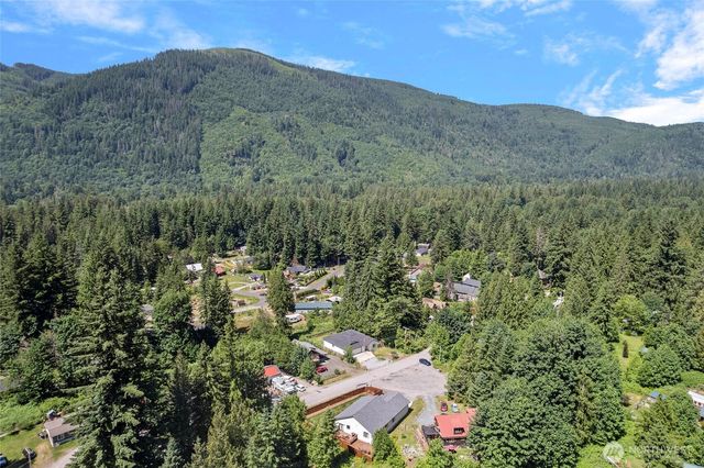 7952 Apache Drive, Maple Falls, WA 98266