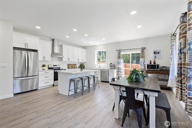 7952 Apache Drive, Maple Falls, WA 98266