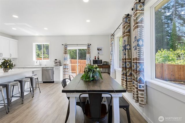 7952 Apache Drive, Maple Falls, WA 98266