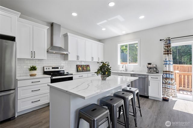 7952 Apache Drive, Maple Falls, WA 98266