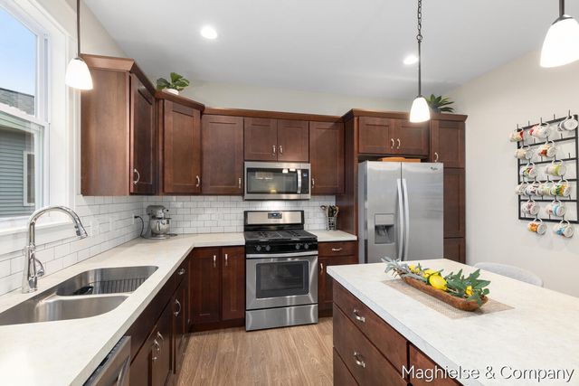 8374 Rose Ridge Drive 70, Rockford, MI 49341