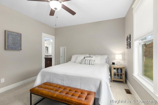 8374 Rose Ridge Drive 70, Rockford, MI 49341