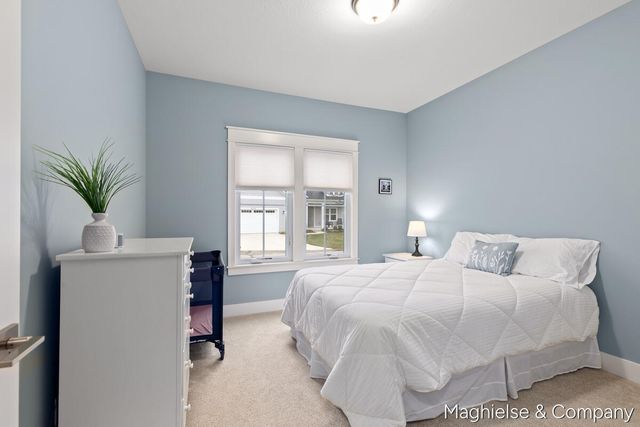 8374 Rose Ridge Drive 70, Rockford, MI 49341