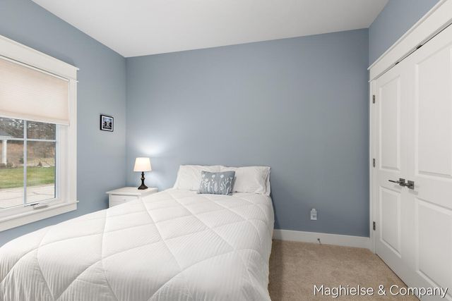 8374 Rose Ridge Drive 70, Rockford, MI 49341