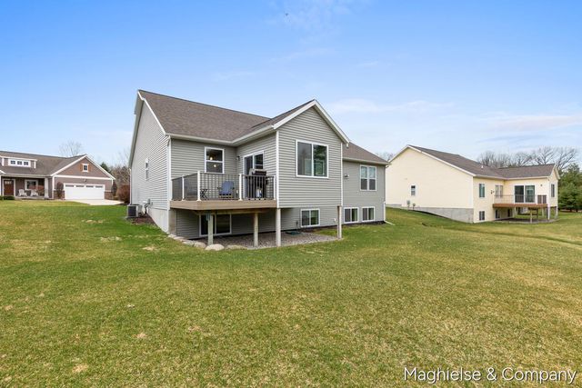 8374 Rose Ridge Drive 70, Rockford, MI 49341