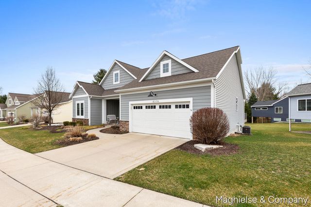 8374 Rose Ridge Drive 70, Rockford, MI 49341
