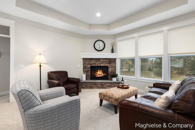 8374 Rose Ridge Drive 70, Rockford, MI 49341