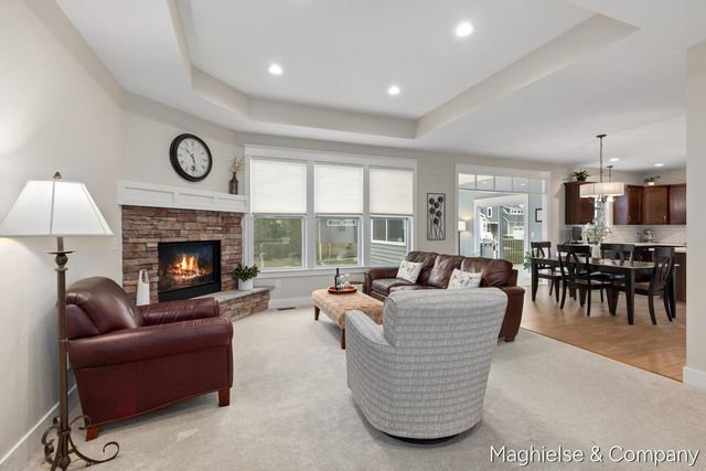 8374 Rose Ridge Drive 70, Rockford, MI 49341