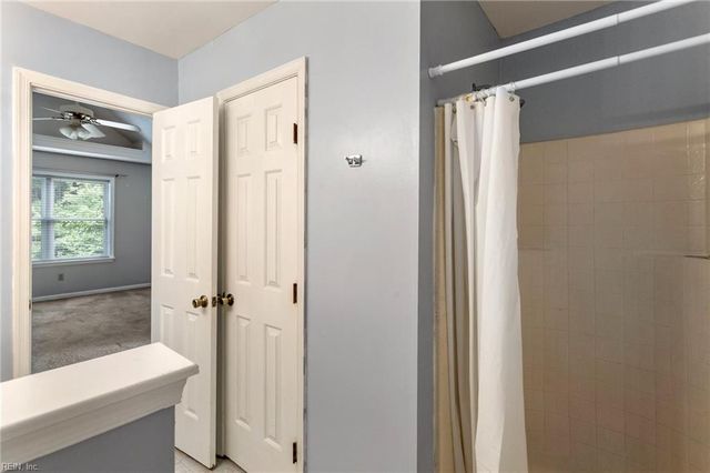 212 Burman Wood DR, Hampton, VA 23666