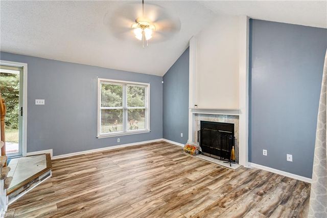 212 Burman Wood DR, Hampton, VA 23666