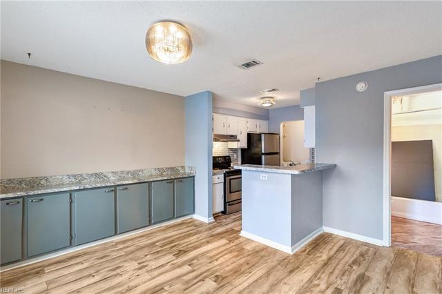 212 Burman Wood DR, Hampton, VA 23666