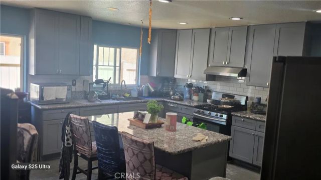 2412 Forest Grove Lane, Perris, CA 92571