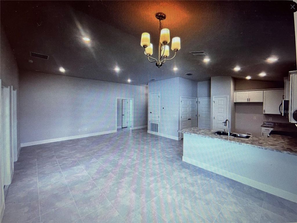 Image 6 of property listing at 16253 SE 83RD COURT, Summerfield, FL 34491