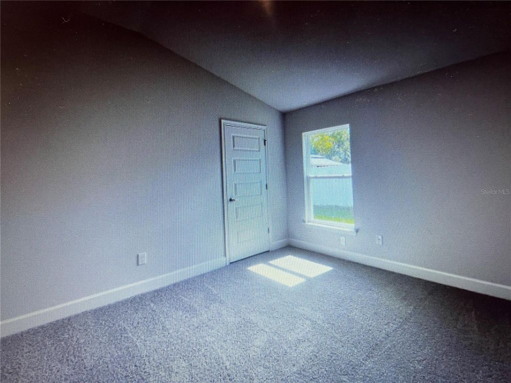 Image 10 of property listing at 16253 SE 83RD COURT, Summerfield, FL 34491