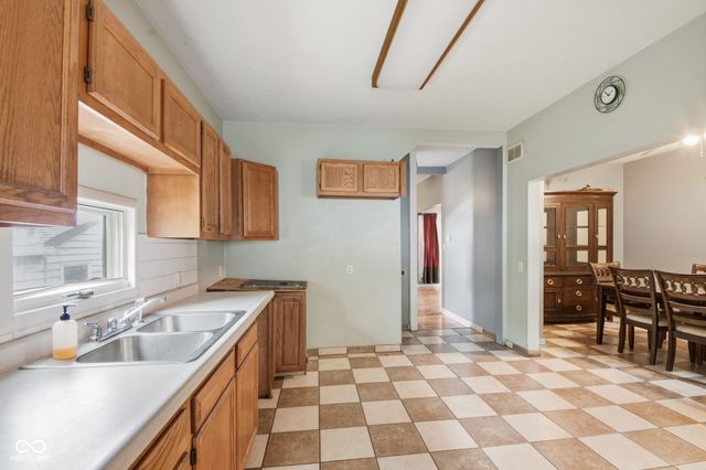 1047 N Berwick Avenue, Indianapolis, IN 46222