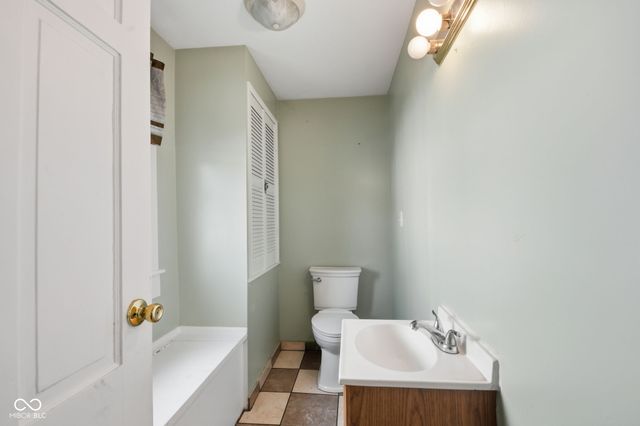 1047 N Berwick Avenue, Indianapolis, IN 46222