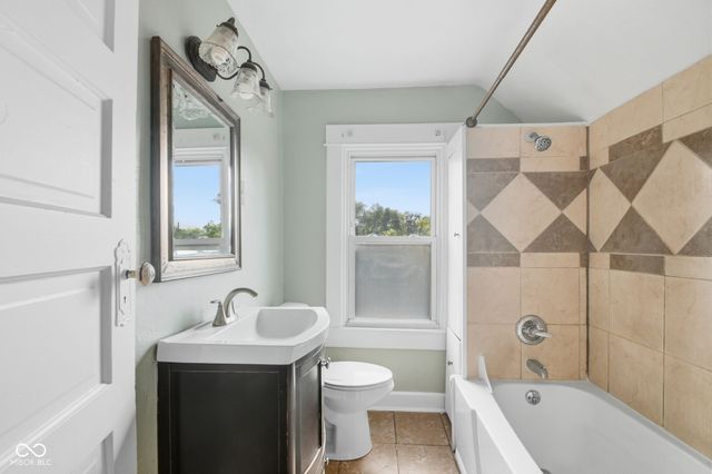 1047 N Berwick Avenue, Indianapolis, IN 46222