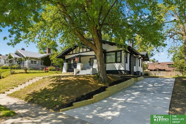 2714 Whitmore Street, Omaha, NE 68112
