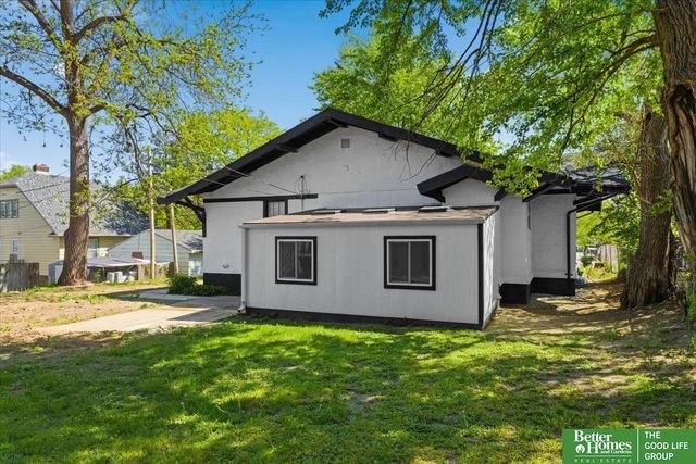 2714 Whitmore Street, Omaha, NE 68112