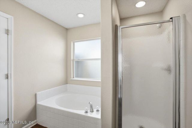 1472 REDBIRD CREEK Drive, Jacksonville, FL 32221