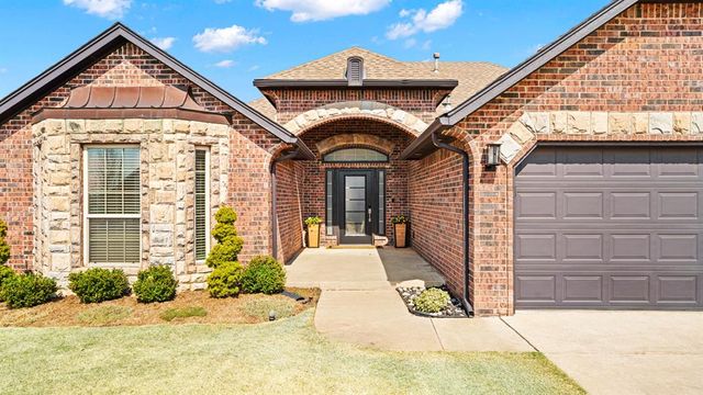 1507 NW 13th Place, Moore, OK 73170