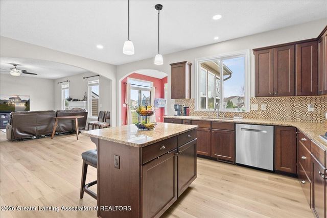 10602 Ballinalee Lane, Grand Ledge, MI 48837