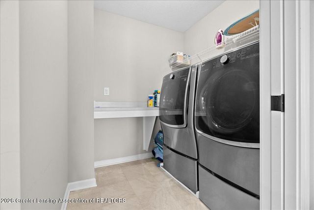 10602 Ballinalee Lane, Grand Ledge, MI 48837
