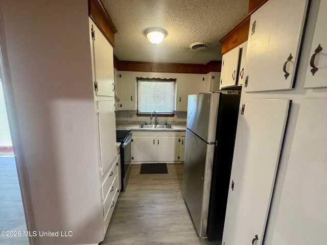 128 Colebrook Avenue, Jackson, MS 39209