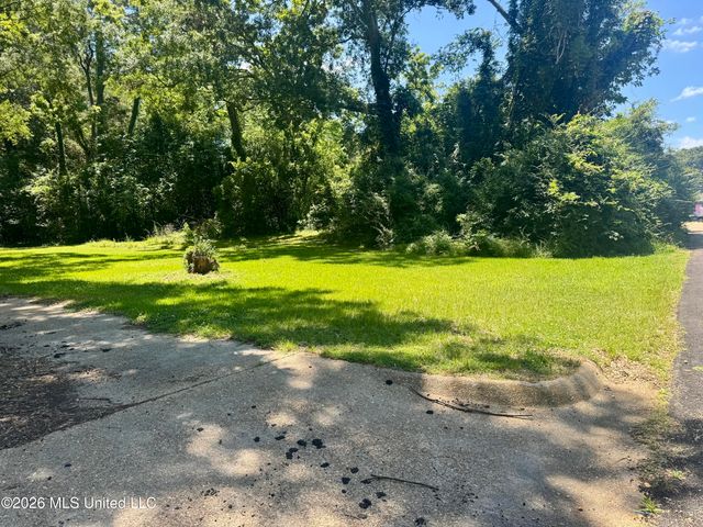 128 Colebrook Avenue, Jackson, MS 39209